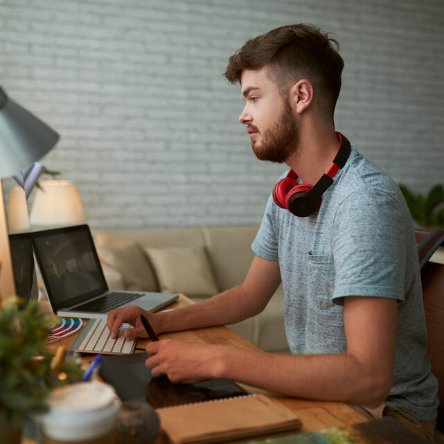 Pekerjaan freelance untuk yang berkeluarga