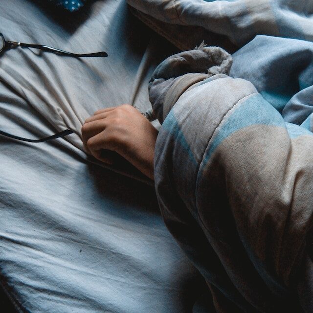 10 Manfaat Tidur Siang di Kantor dan Cara Melakukannya 1