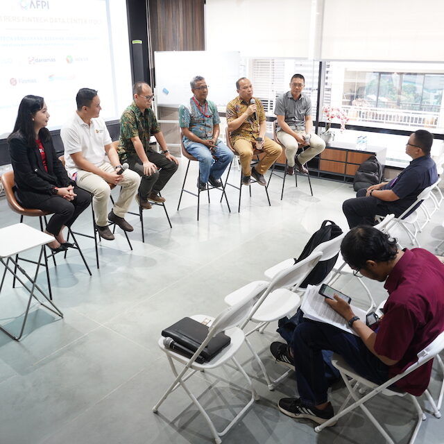 12 Kebiasaan Buruk Yang Harus Dihindari Di Kantor 2