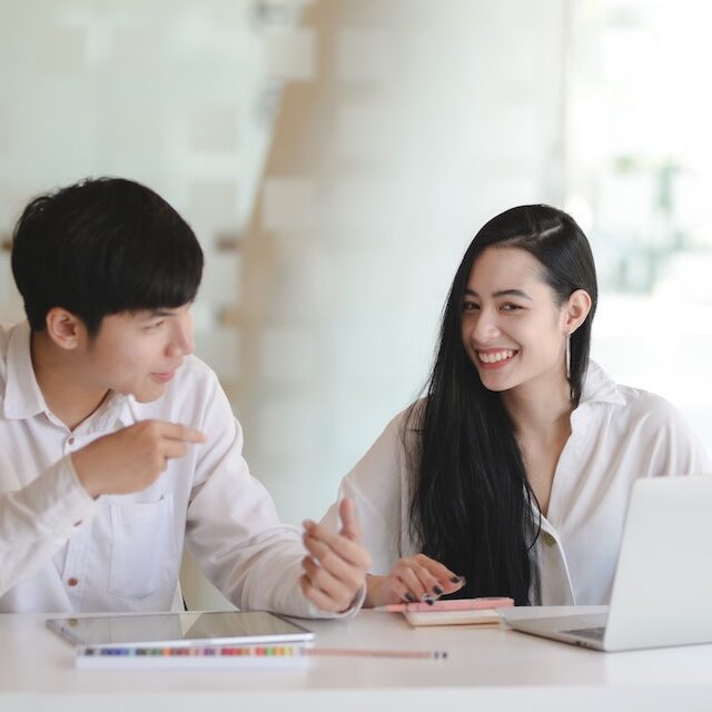 10 Cara Bergaul Di Lingkungan Kerja Yang Benar dan Sopan 2