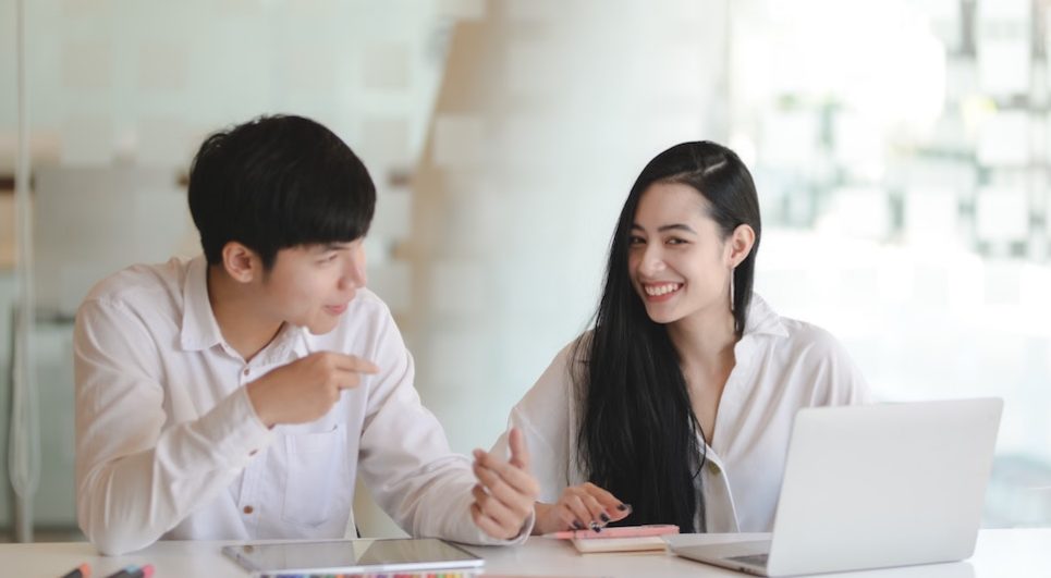 10 Cara Bergaul Di Lingkungan Kerja Yang Benar Dan Sopan 10 Cara Bergaul Di Lingkungan Kerja Yang Benar Dan Sopan