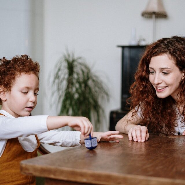 Hindari Corona! Ini Dia 10 Aktivitas Seru Dirumah Bersama Keluarga 4