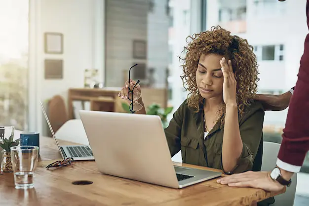 stress-woman-headache-laptop-office-glitch-employee-support-project-mistake-burnout-female-person-migraine-pain-brain-fog-with-anxiety-report-crisis-comfort_590464-458668