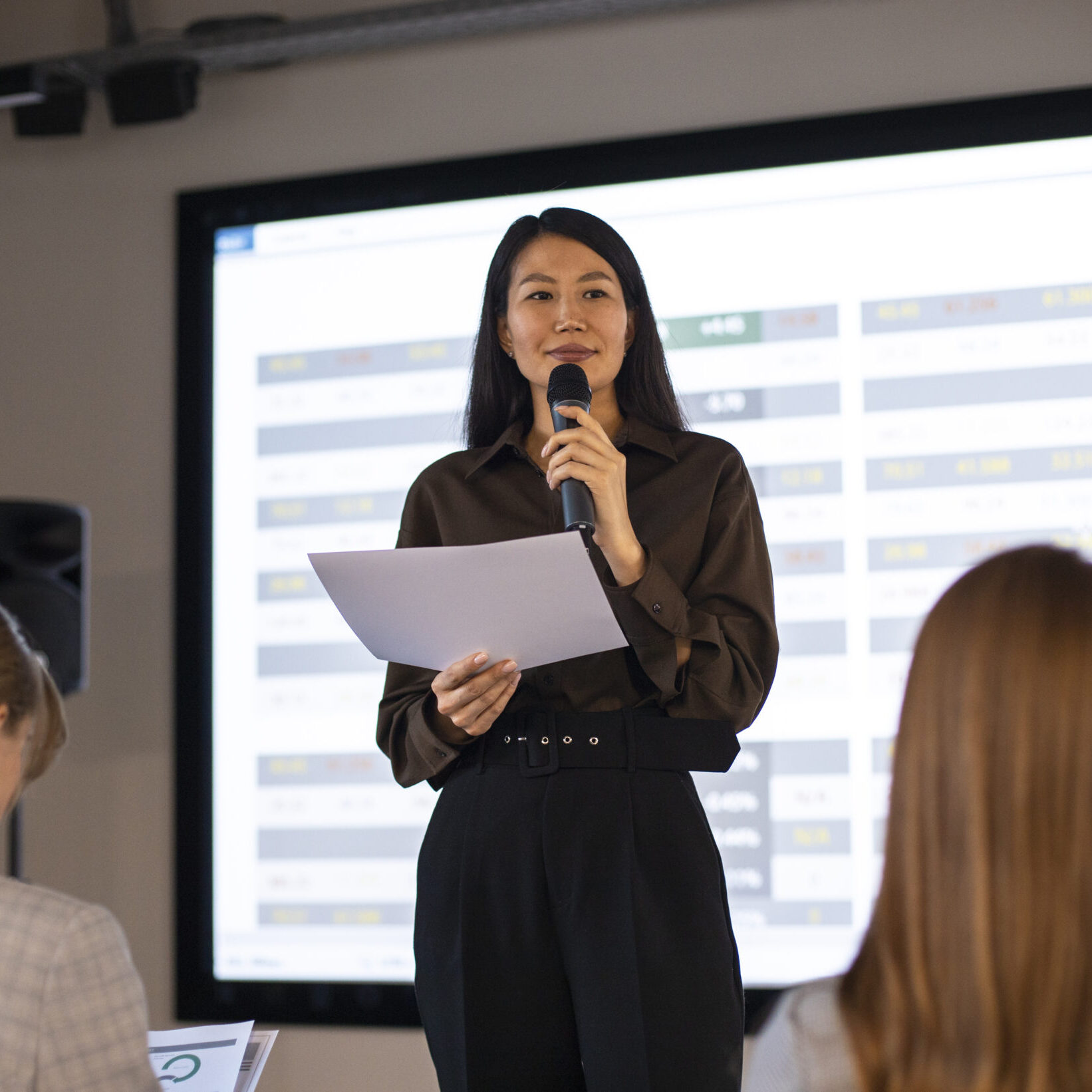 close-up-people-business-meeting